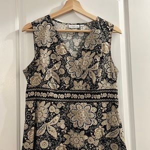 Like new Croft & Barrow 14P lightweight A-line dress with side zip, pockets